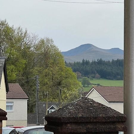 Brecon Town 3 Bedroom House Sleeps 6 Central Location Exterior photo